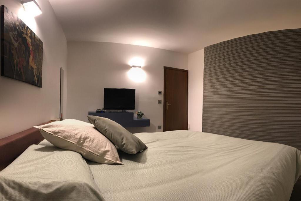 Nifty Intera Villa Con Piscina Relax, Idromassaggio E Sauna Muscletto Екстер'єр фото